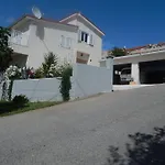 Arleta טרוגיר
